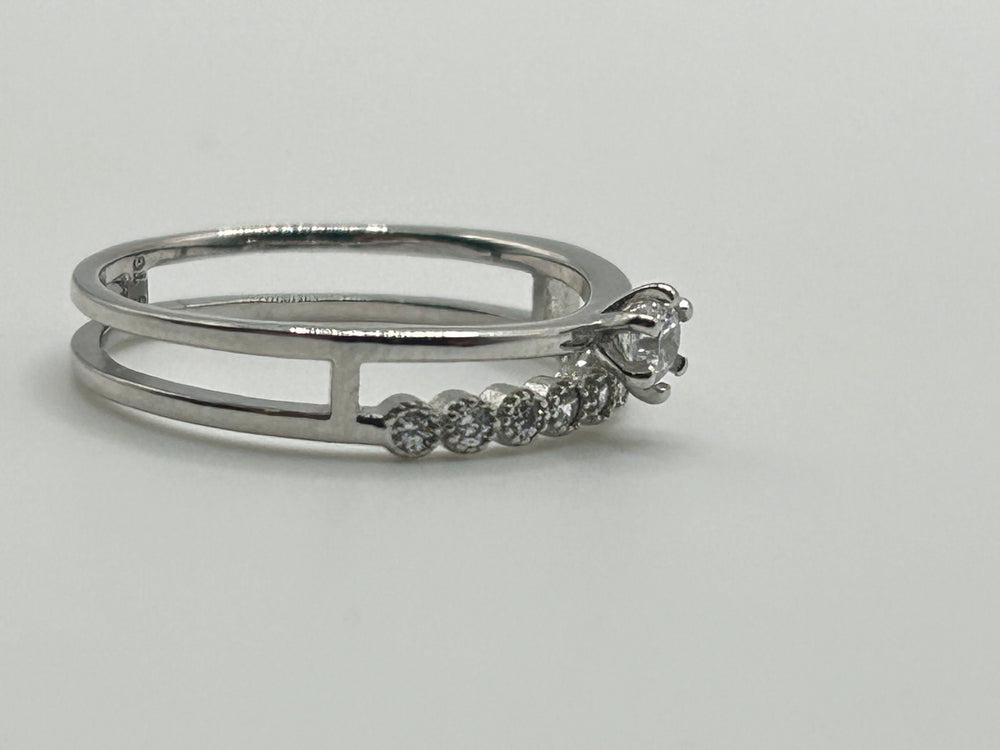 925 Sterling Silver Simple & Elegant Ladies Ring