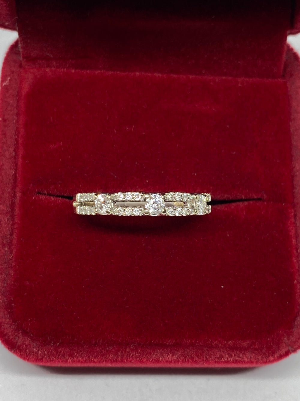 Real 10KT White Gold & 1.0CTW Diamond Lady Ring