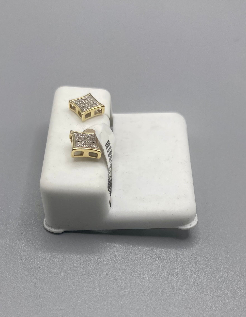 Genuine 10 KT Gold Diamond Earrings 0.125 CTW